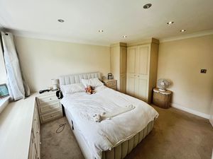 Bedroom- click for photo gallery